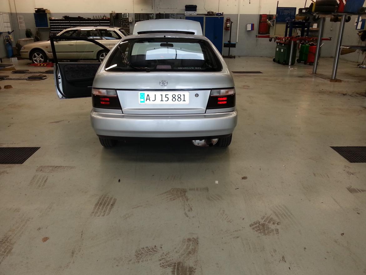 Toyota Corolla e10 GLS - så fik den tonet baglygter :) billede 10