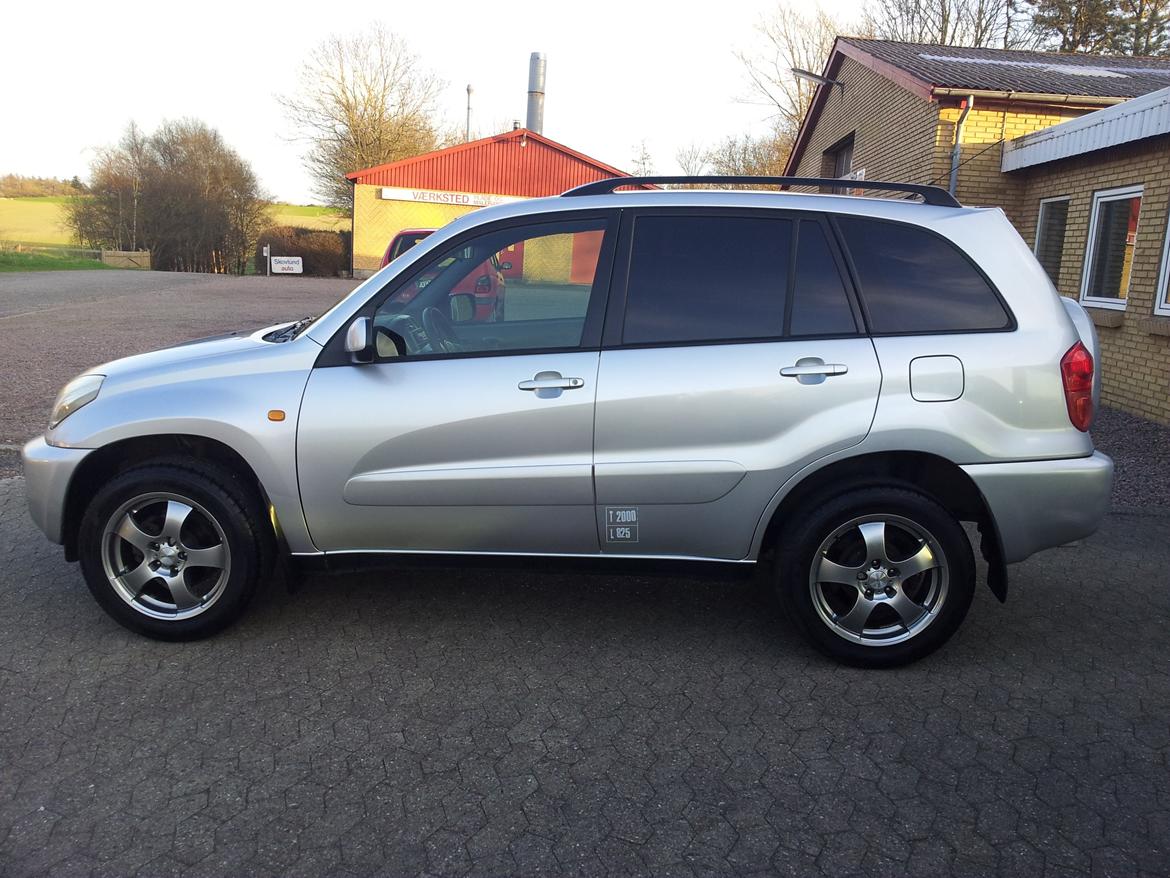 Toyota RAV4 1,8 VTT-i 4x2 5d **SOLGT** billede 3
