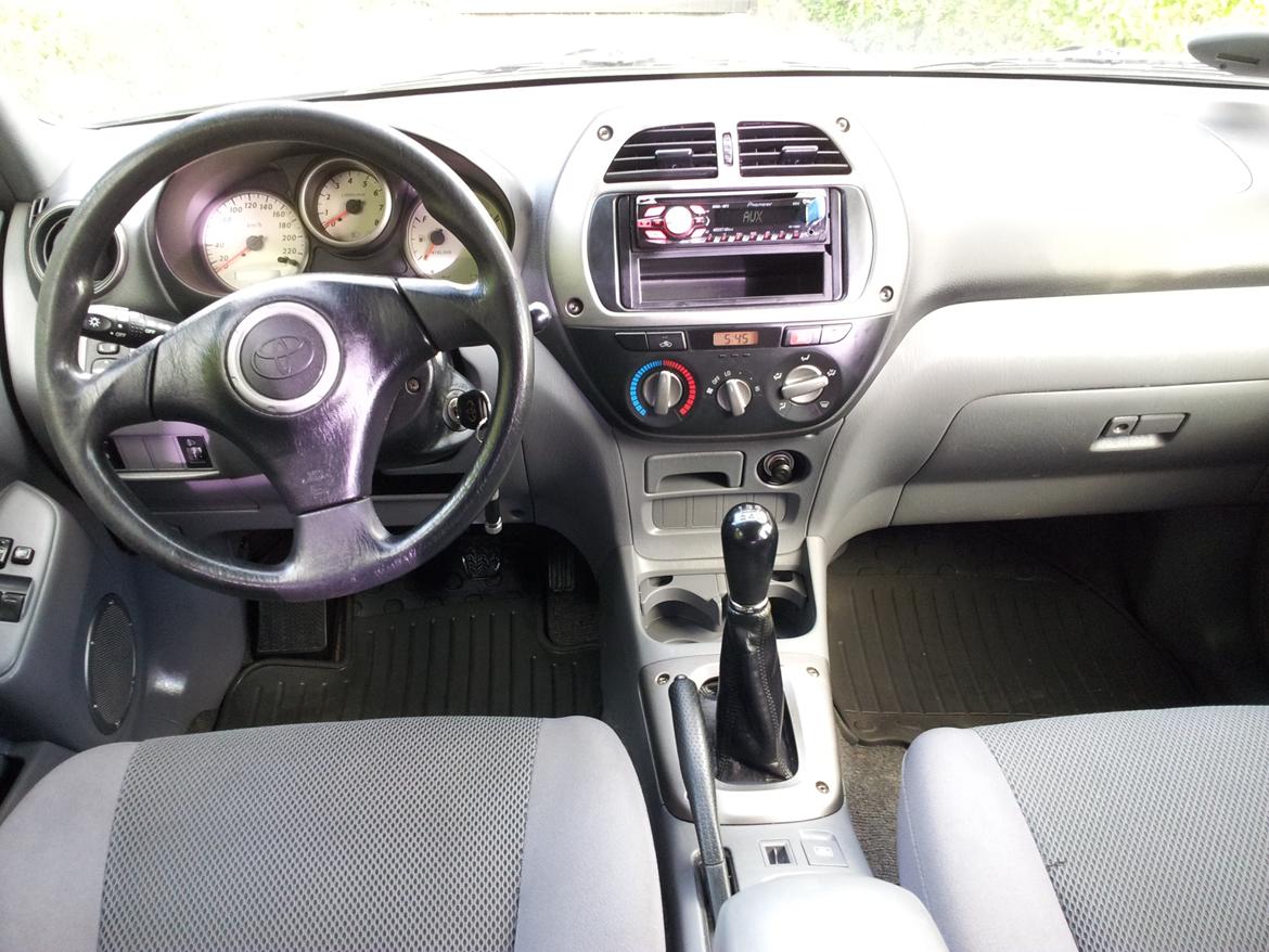 Toyota RAV4 1,8 VTT-i 4x2 5d **SOLGT** billede 5