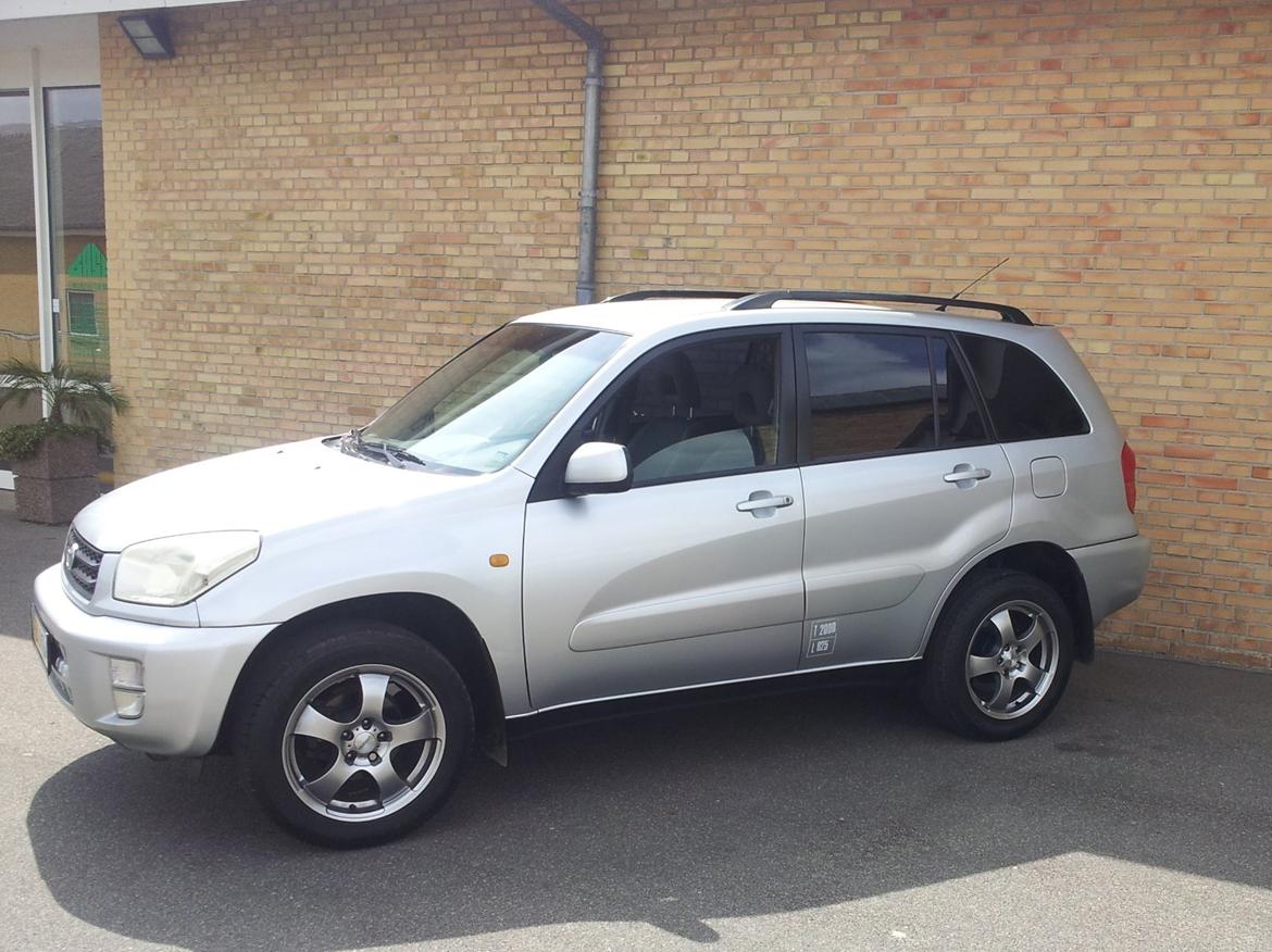 Toyota RAV4 1,8 VTT-i 4x2 5d **SOLGT** billede 4