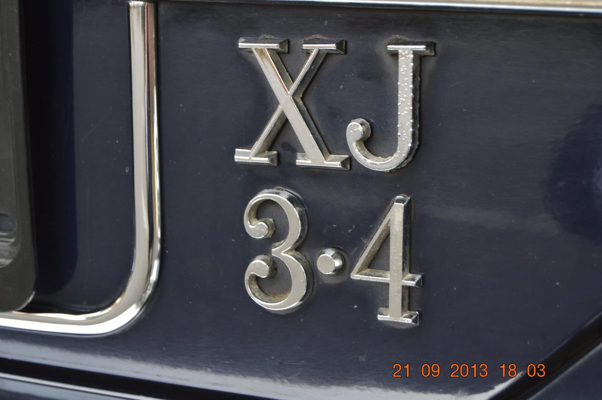 Jaguar XJ 3,4 L - Den mindste motor på programmet i 1976. Har ikke 4,2'erens bøvl med flækket motorblok mellem cylindrene billede 14