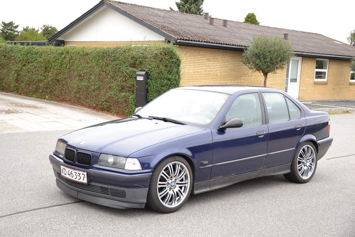 BMW E36 320i baravia - lige vasket billede 1