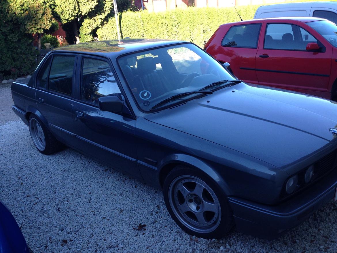 BMW E30 billede 2