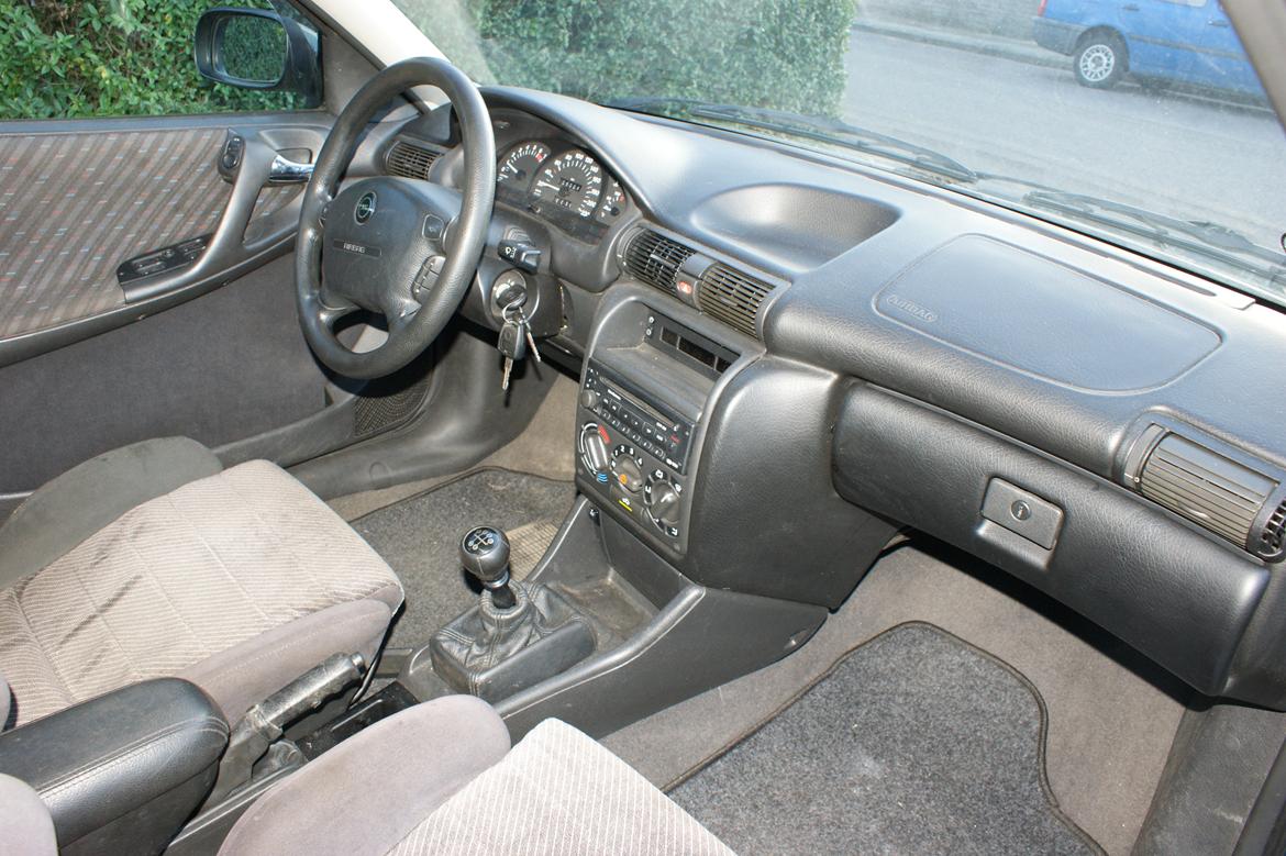 Opel Astra F Sedan billede 7