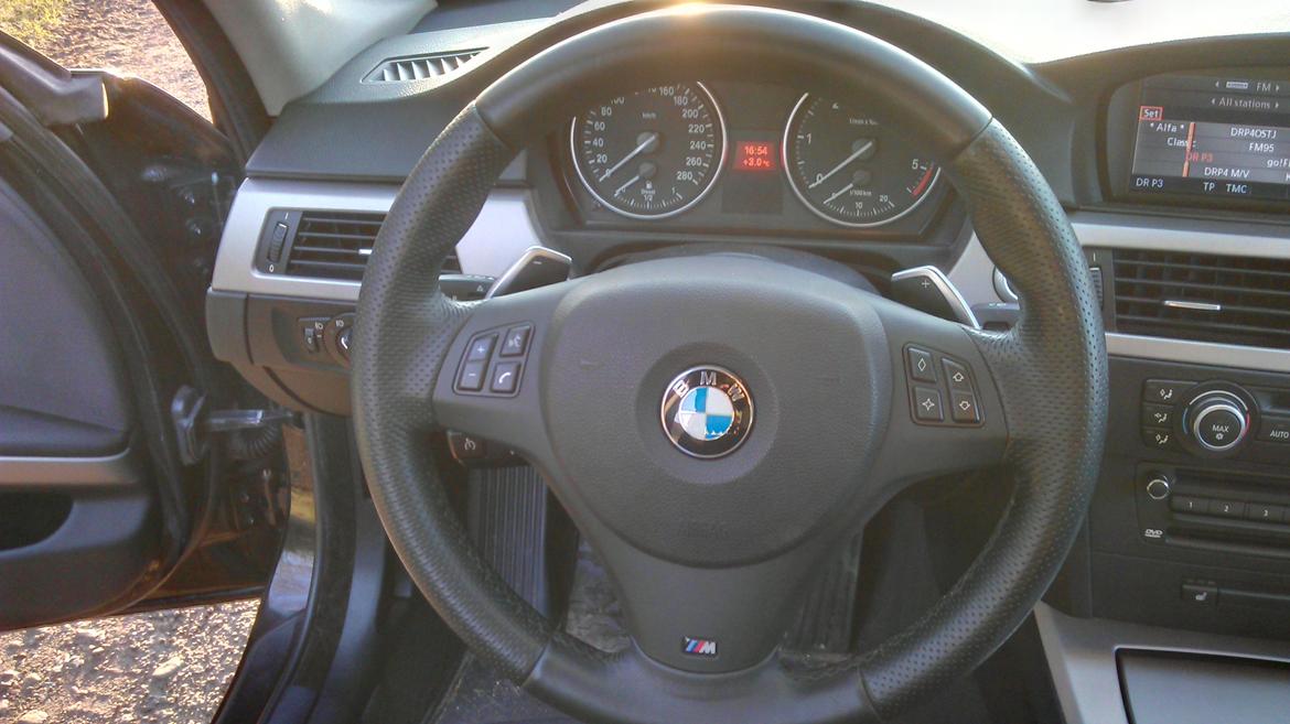BMW 335d Touring van - Shift paddles - bare lækkert at have billede 8