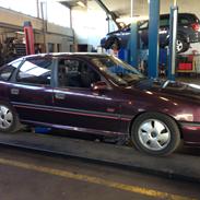Opel Vectra A GT (totalskadet)