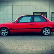 BMW E30 318IS
