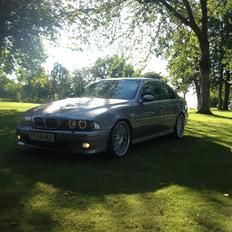 BMW e39 528i