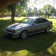 BMW e39 528i