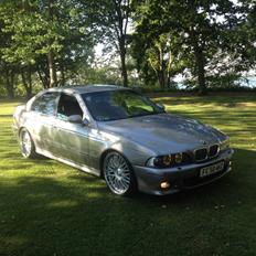 BMW e39 528i