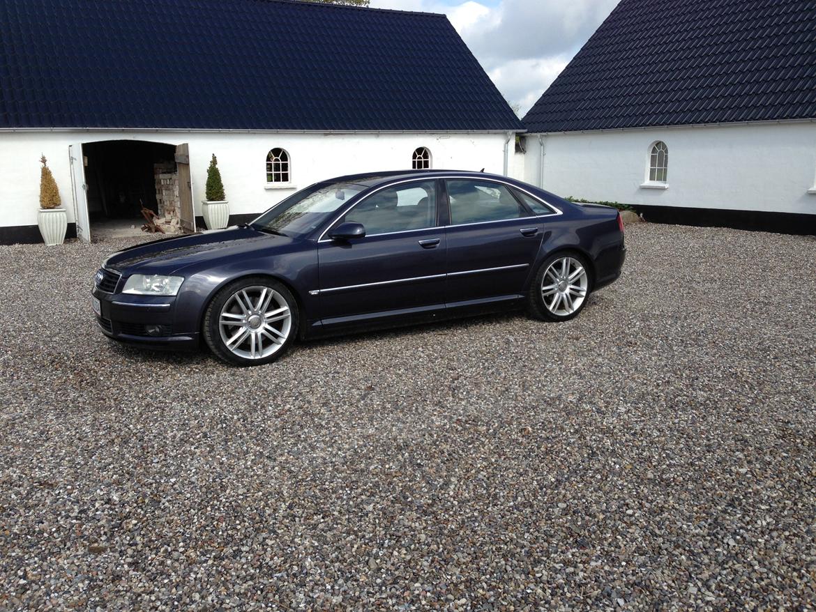 Audi A8 4,2 V8 Quattro billede 4