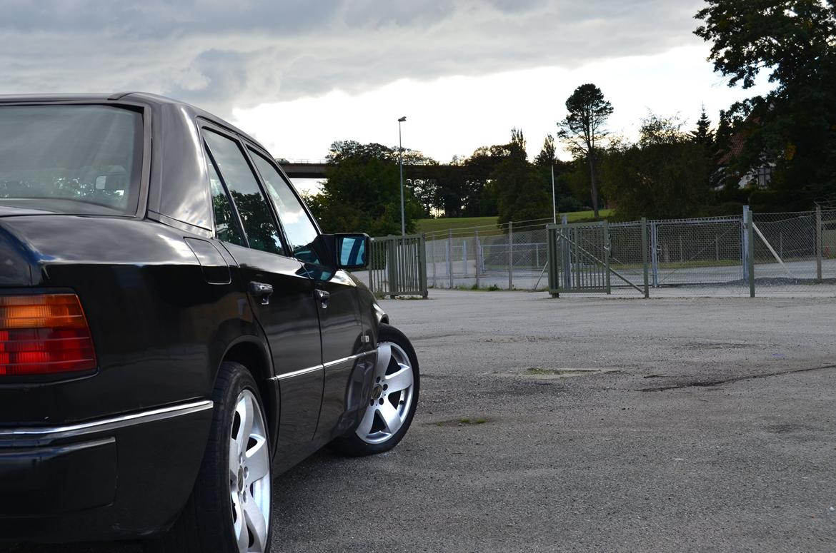 Mercedes Benz 300E 24V Sportsline billede 2