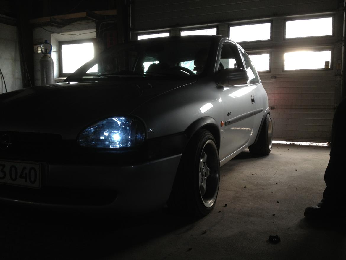 Opel Corsa B (SOLGT) - det er nogle fælge jeg bare har prøvet. Noget ligne det her kunne jeg tænkte mig til sommer fælge. billede 12
