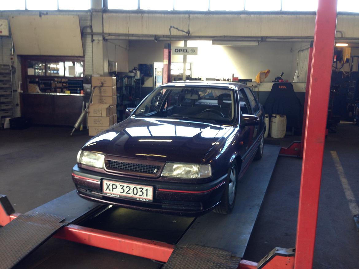 Opel Vectra A GT (totalskadet) billede 3