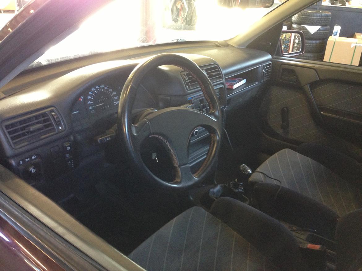 Opel Vectra A GT (totalskadet) billede 6