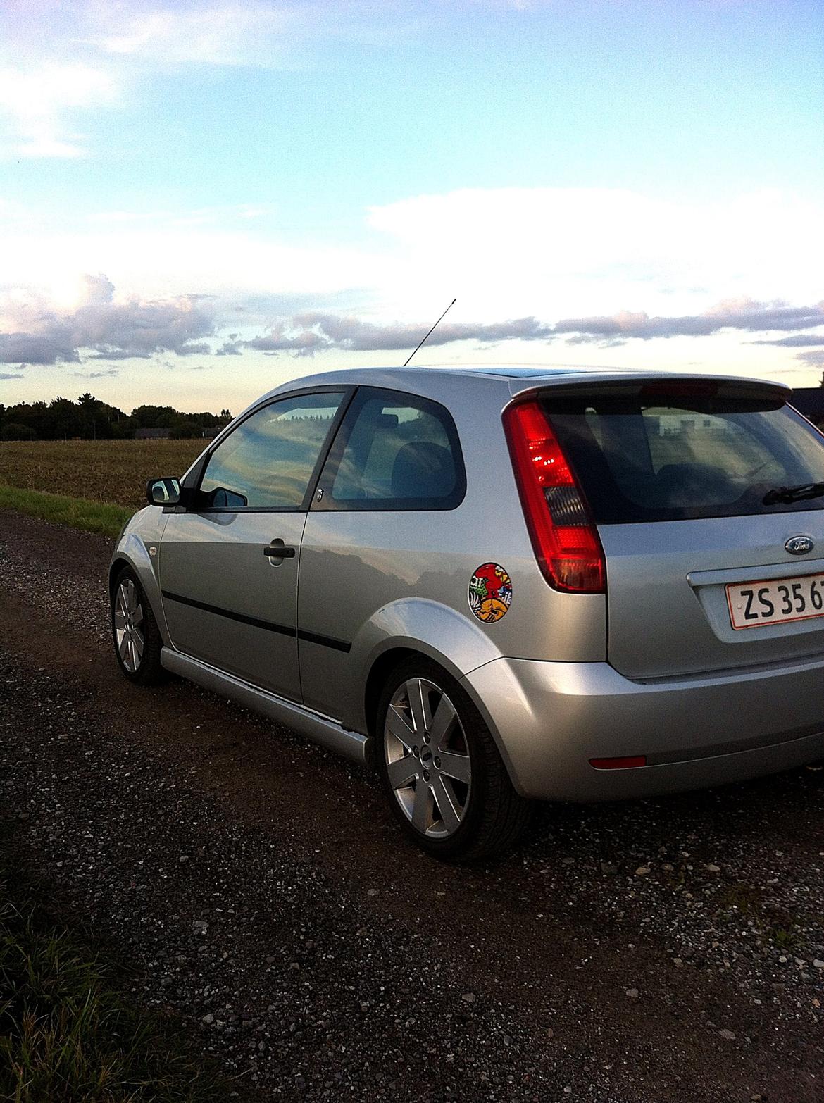 Ford Fiesta Ghia billede 3