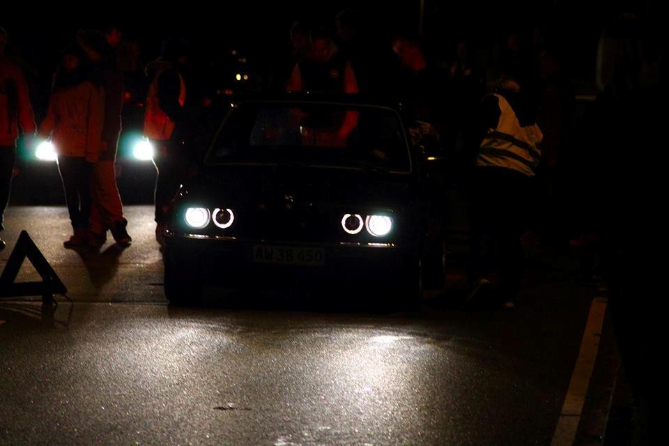 BMW E30 320i 2 dørs "DØD" billede 10