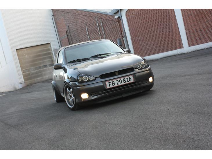 {{currentPhoto.altText}} billede {{currentPhoto.number}}