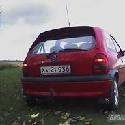 Opel corsa b (totaltskadet)