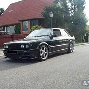 BMW e30