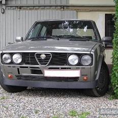 Alfa Romeo Alfetta 2000