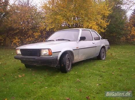 Opel Ascona B Nr. 1 (i pit) billede 2