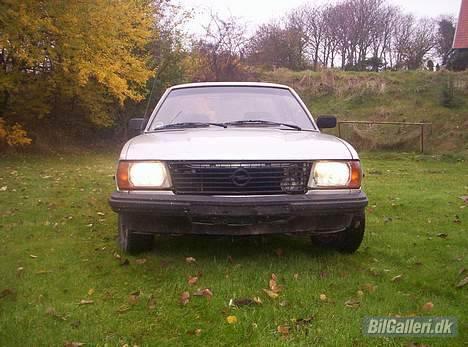 Opel Ascona B Nr. 1 (i pit) billede 3