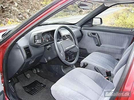 Lada 111 1,5 GTE 16V - Setene tilbyr komfort i "Sofaklasse", langturer er "kein problem". billede 5