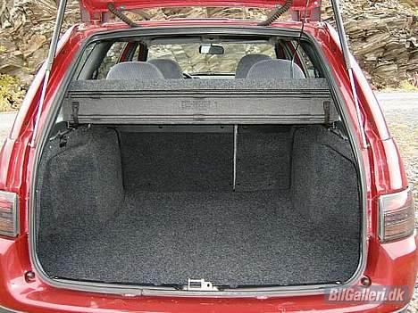 Lada 111 1,5 GTE 16V - Bagasjerommet rommer meget, 1440 liter. billede 8