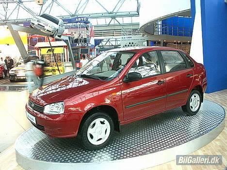 Lada 111 1,5 GTE 16V - Dette er den nyeste modellen til  Avtovaz. Kalina heter den. Kommer til Skandinavia til sommeren. billede 10