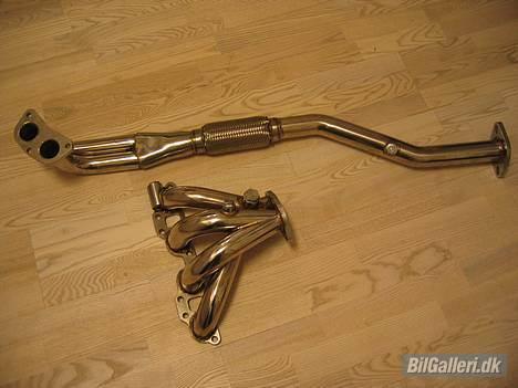 Nissan Primera 2.0e GT Solgt - MIn nye banan manifold i rustfri :) billede 7