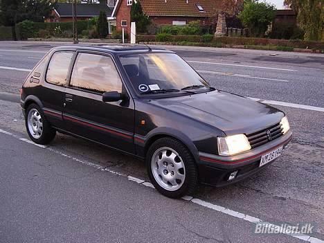 Peugeot 205 1.6 GTI - Her har jeg selv "peppet den op" :-D billede 10