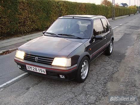 Peugeot 205 1.6 GTI billede 11