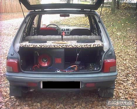 Peugeot 205 Xri - Total Skadet billede 6