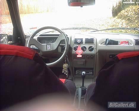 Peugeot 205 Xri - Total Skadet billede 7