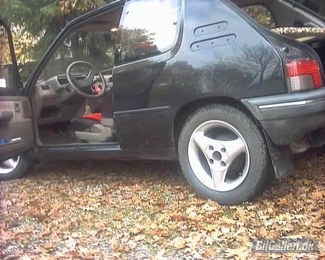 Peugeot 205 Xri - Total Skadet billede 10