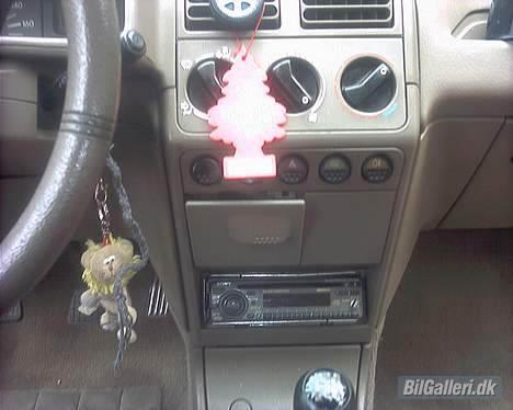 Peugeot 205 Xri - Total Skadet billede 12