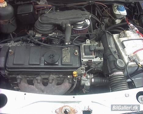 Peugeot 205 Xri - Total Skadet billede 15