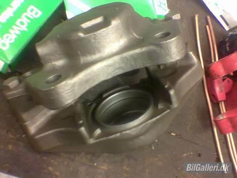 Ford capri 2.3/2.8i  - har lige fået glas blæst caliber, tromler og satte 4 nye stempler i caliber billede 14