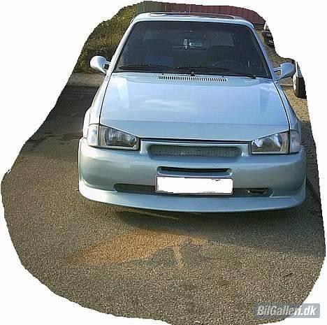 Ford Escort RS turbo - Hjemmelavet cossi front.. selv glad for resultatet (tågelygter fordmærke væk:P.( ja jeg dur ik som billederediger´.:D  billede 13