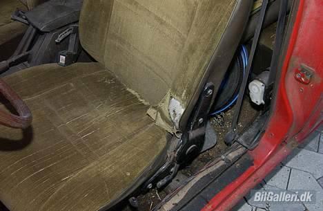 Mazda 929 Hardtop - "Pænt" ulækkert sæde  billede 6