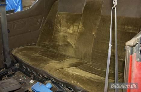 Mazda 929 Hardtop - "Pænt" ulækkert sæde billede 7