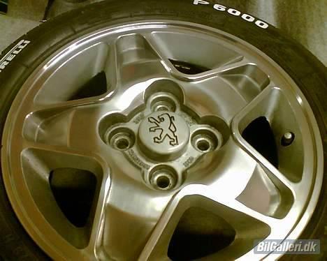 Peugeot 205 version "SU Bling" - Nogle har krom, andre er på SU. billede 5