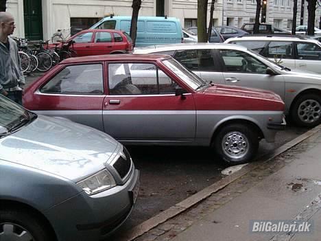 Ford fiesta 1.1*SOLGT* billede 4