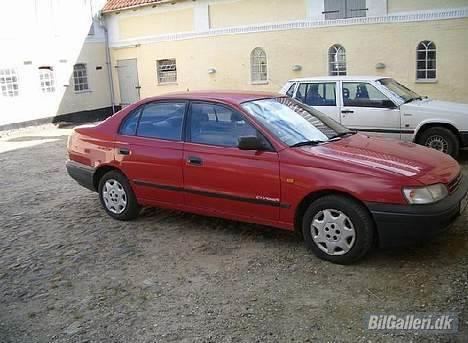 Toyota Carina E SOLGT billede 1