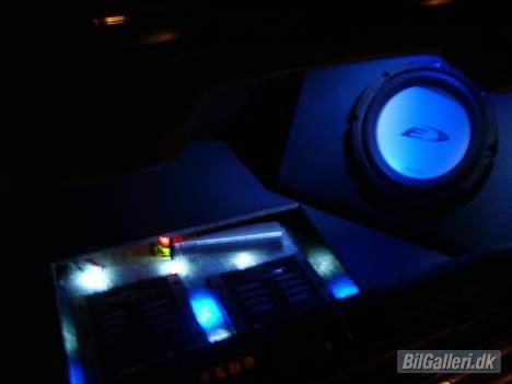 Fiat Bravo - Blå og hvide dioder som oplyser bassen! (Beklager den forringet billedekvalitet) billede 16
