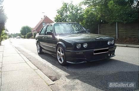 BMW e30 billede 1