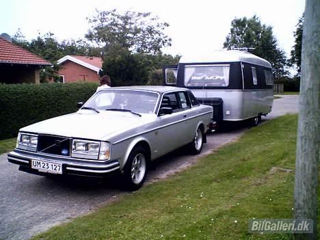 Volvo 262 C - Volvo´en og campingvognen billede 1