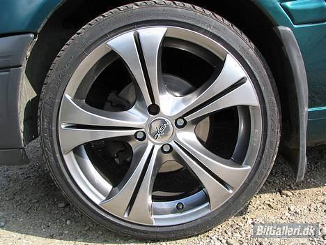 VW Golf 3 - Fælge... men skal stadig sænkes :D billede 6