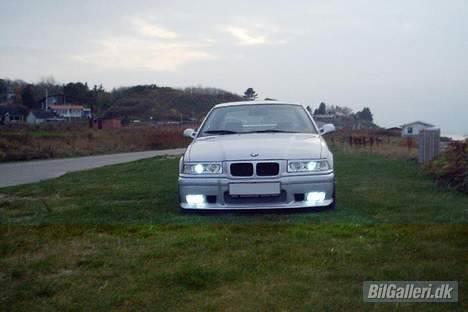 BMW 325i E36 SOLGT billede 14